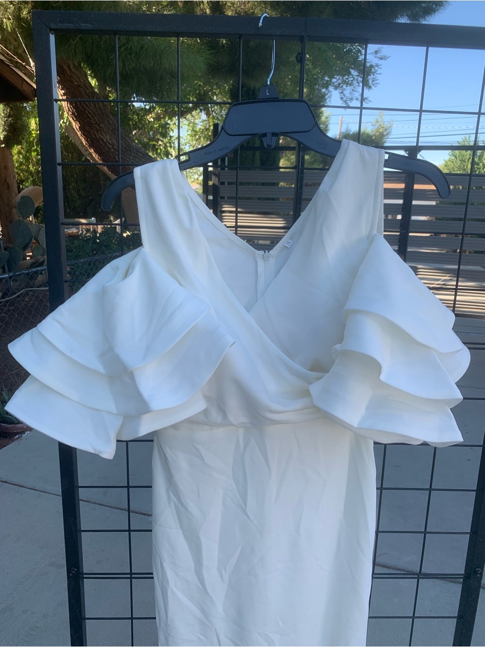 NWOT Elegant White Ruffle-Sleeve Women's Dress - Picture 6 of 11